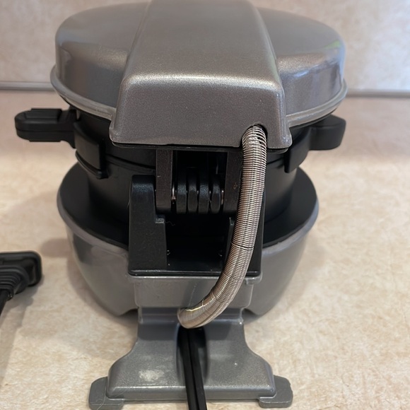 Hamilton Beach Breakfast Sandwich Maker. No Box.  Never Used. - Picture 8 of 11